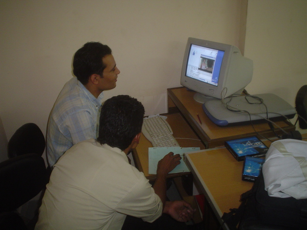 CDA Staff exploring the GNU/Linux Installation